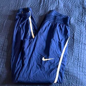 Nike small wind breaker pants